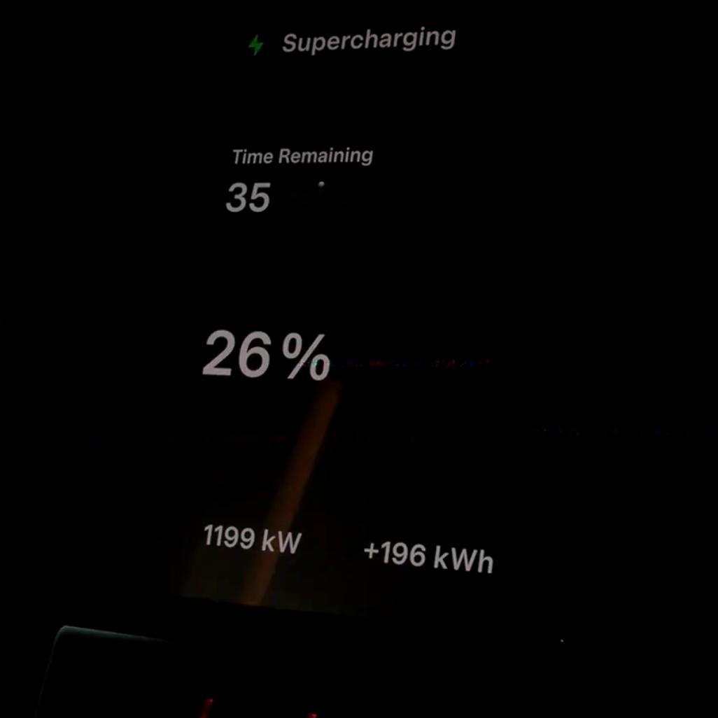 1200kw超充的特斯拉…Semi 400V平台Model Y/3车主仿佛在看科