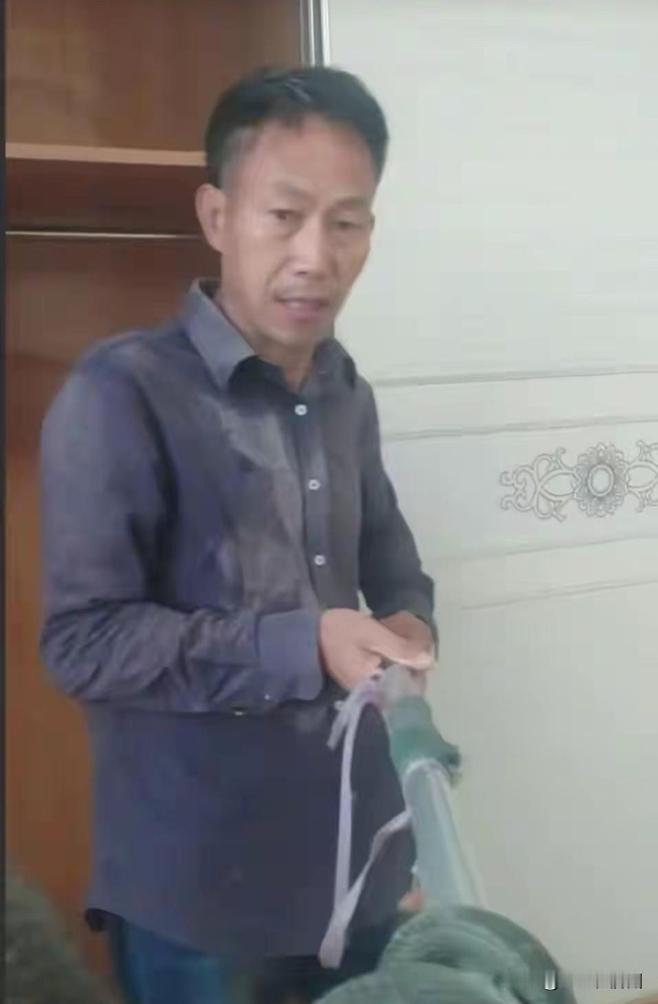 湖南被银环蛇咬伤的网红，
已经自己安全回家，
并透露自己用了秘方，
还真让网友猜