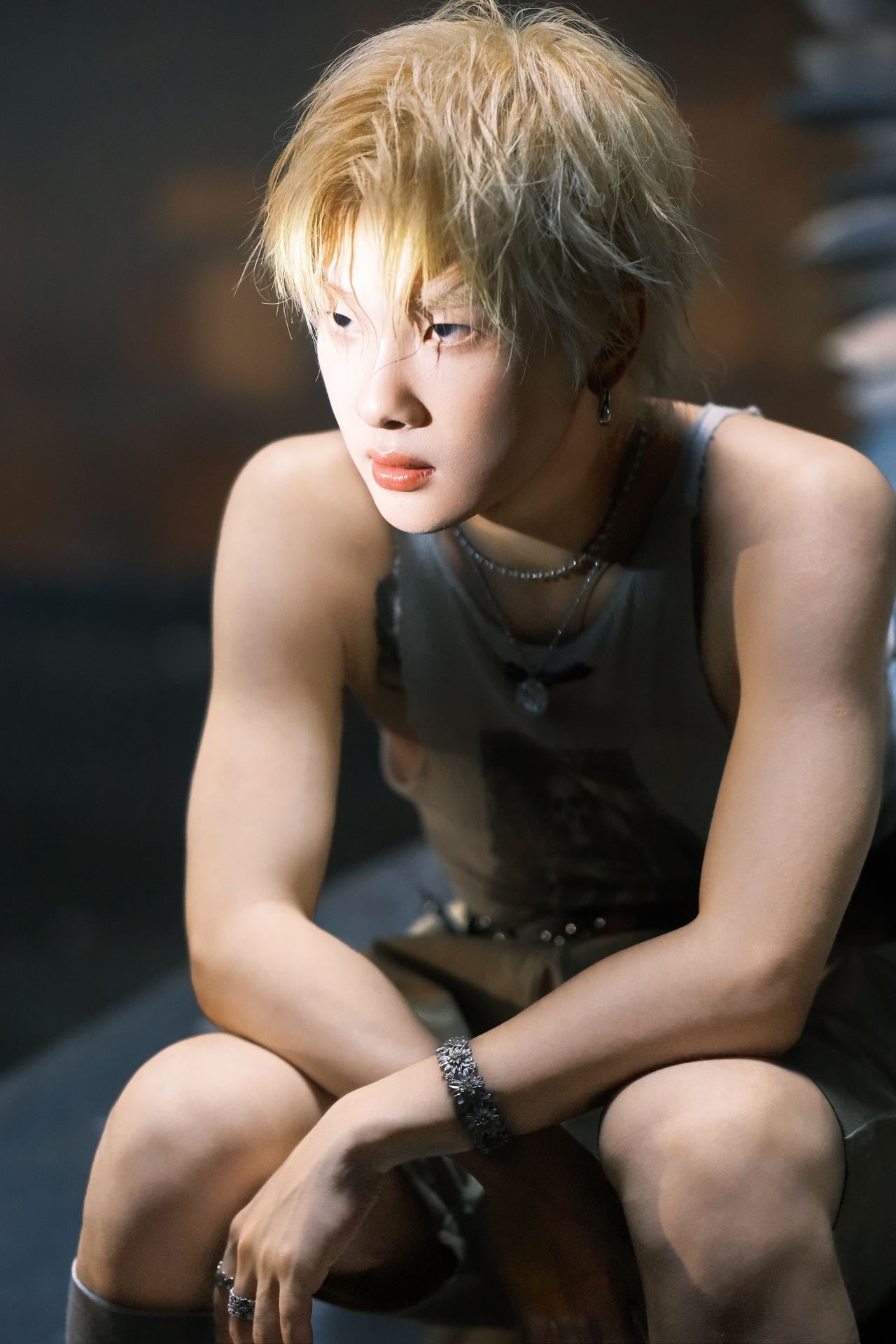 周震南吊系男爱豆  歌词里的我太“吊”原来是吊车的“吊”，行，这波我是真佩服的脑