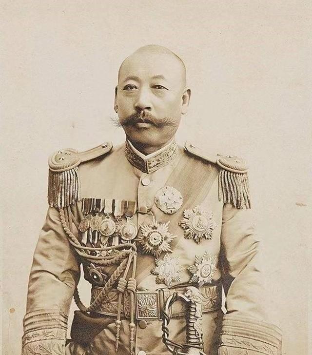1936年，袁世凯的女儿大婚，进入洞房后，新郎兴致全无，怒骂新娘：“你个残花败柳