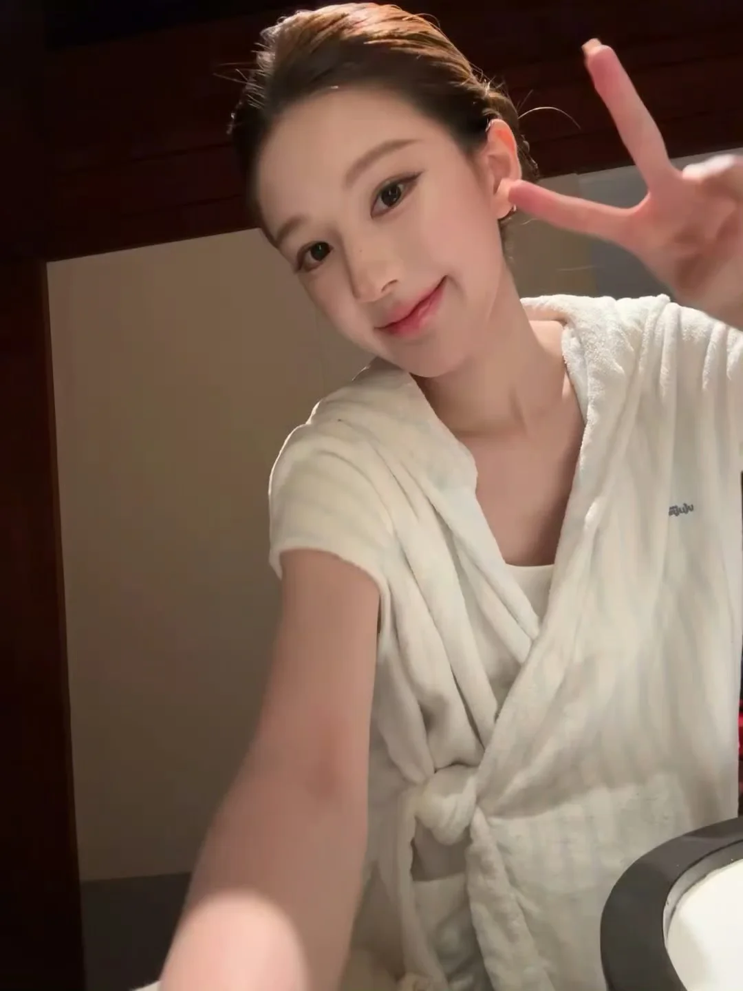 赵露思喊你喝冷泡茶了