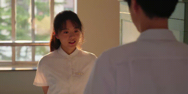 感觉麦麦已经没有《开端》里的灵动了，童星灵气过快消散了，我在《樱桃琥珀》里确实看