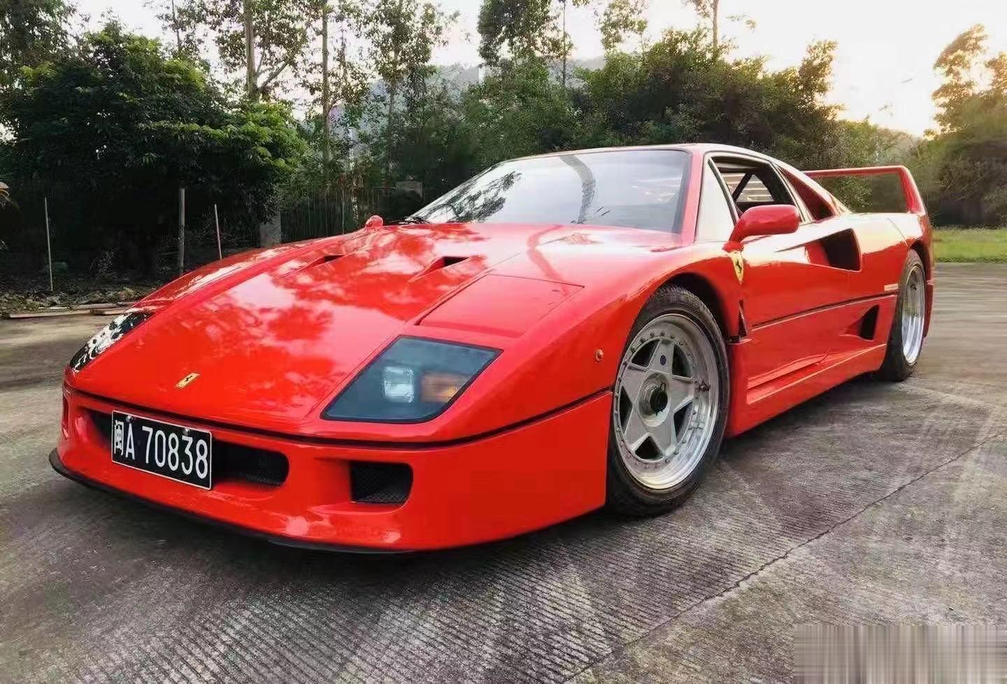 终于见到了图1这辆F40，在RM苏富比Monterey 2023以330.5万美