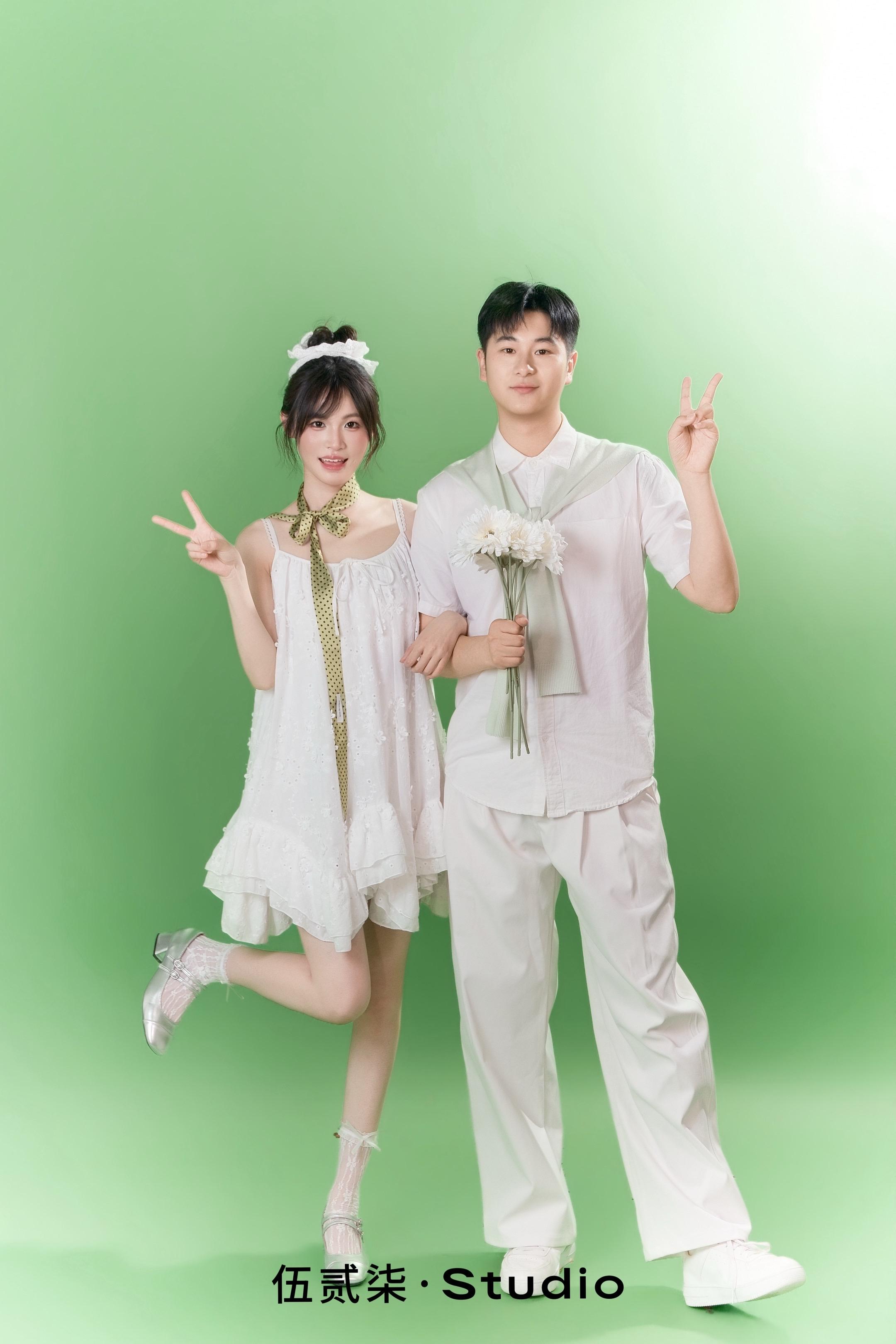 双手比耶可以成为你的宝宝吗。