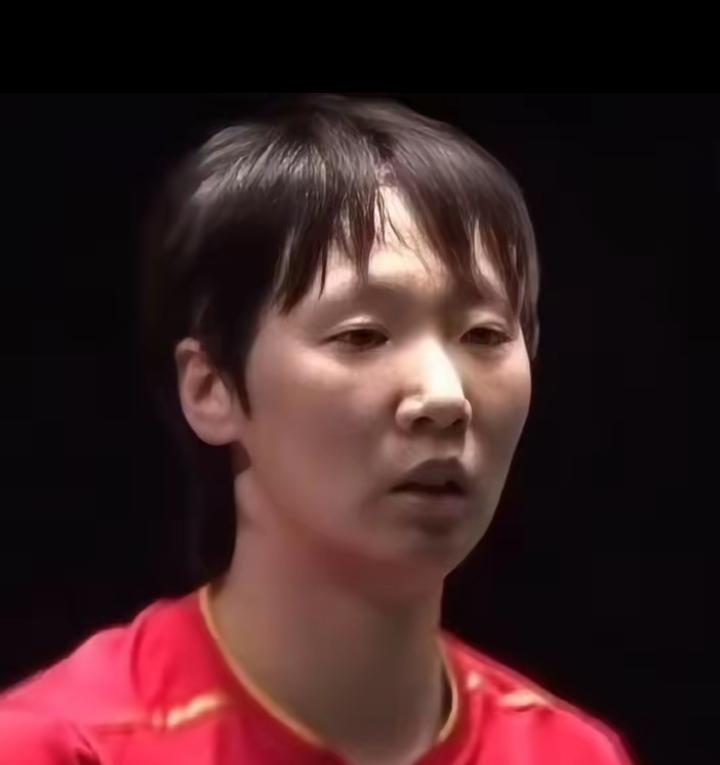 这次多哈，王曼昱真的太难了。
​原本是个二当家，天塌下来有个高的顶着，现在孙颖莎