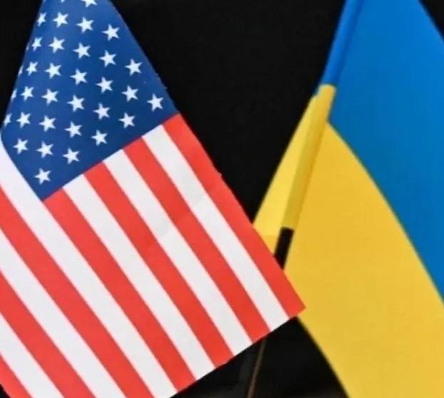 傀儡政府都是双重国籍，何况普通人呢？乌克兰正式允许公民持有双重国籍。这是让美国人