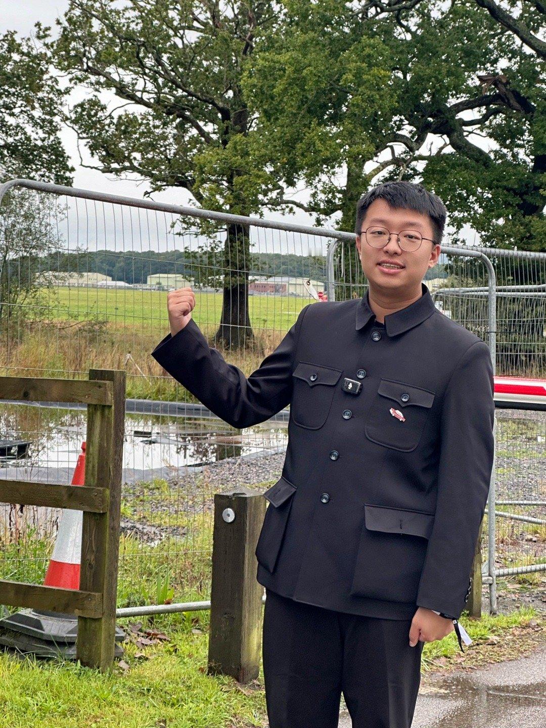 #与三剑客同行# 第二站：邓斯福德机场，Top Gear的老演播室。现在已经变成