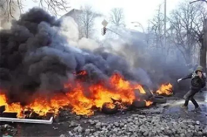 果不其然。
 
欧盟委员会主席冯德莱恩突然宣布了，要把被冻结的俄主权资产产生的利