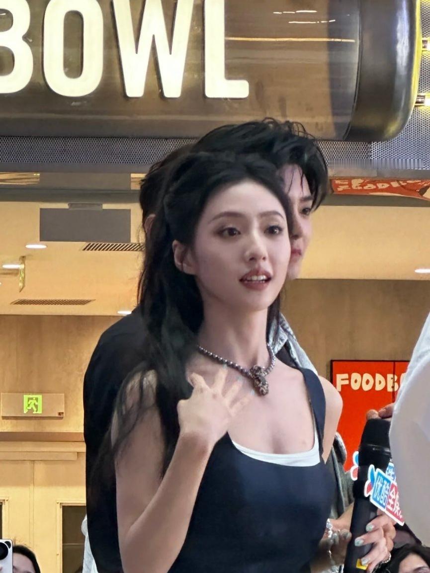 胡连馨 ​​​