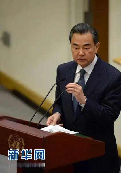 中俄这回真谈出结果了！
10月12号，王毅在北京见了俄罗斯总统助理、海事委员会主