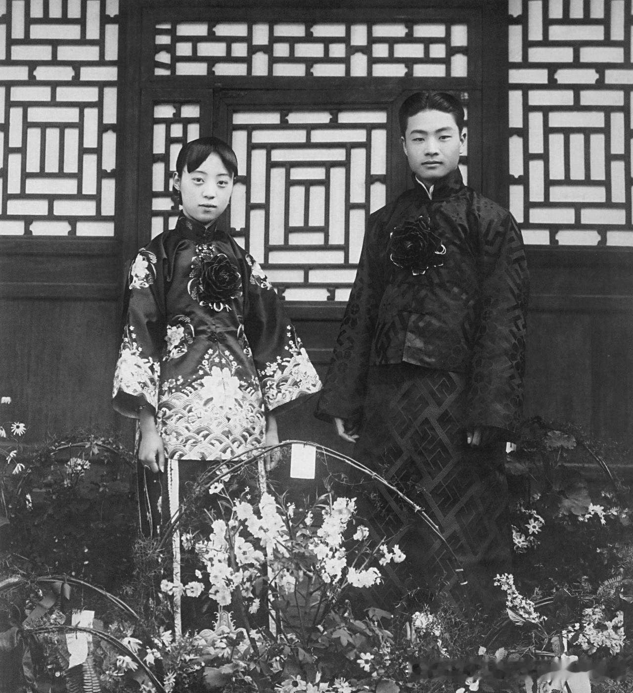 程砚秋和夫人果素瑛结婚照