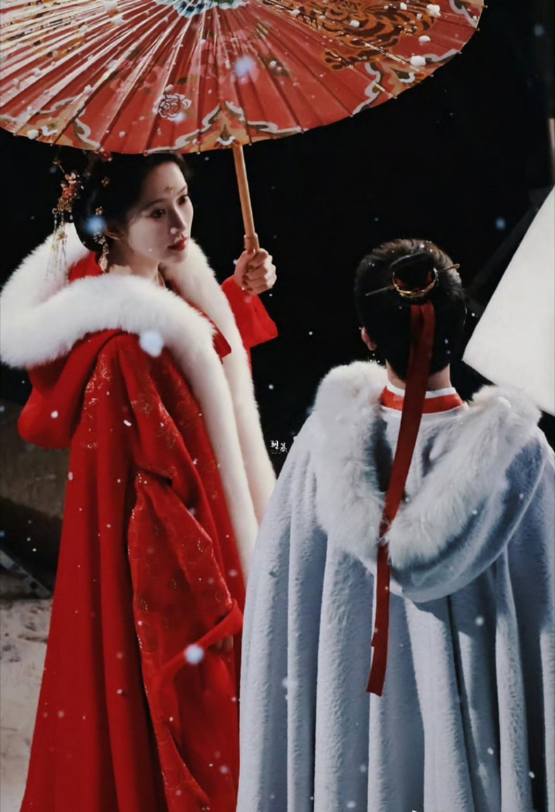 昀牵孟绕 尚公主杀青快乐啊啊！氛围感直接拉满了，盼早日定档开播，坐等相见～ 