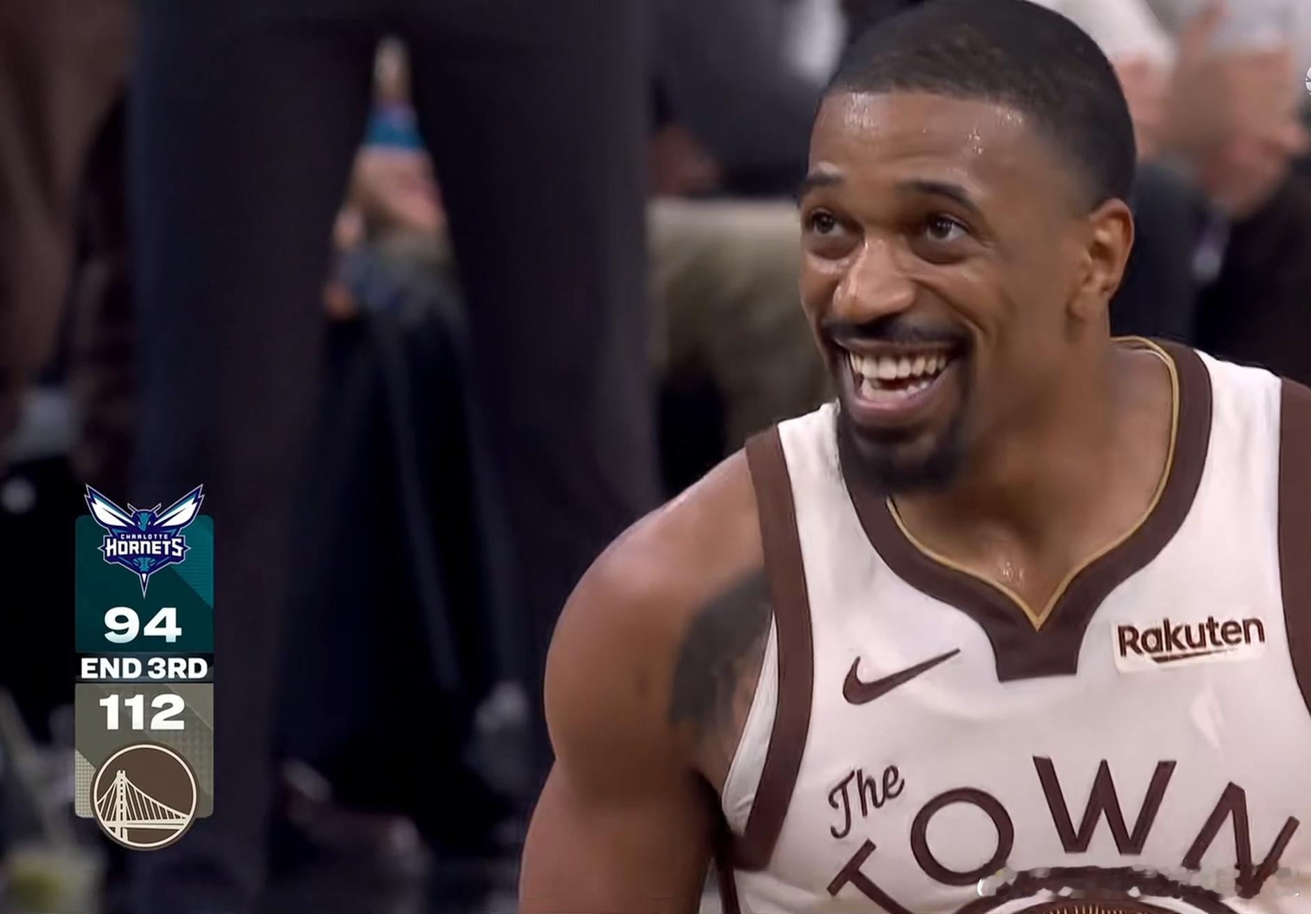 勇士第三节末的阵容是喵顿-波杰-理查德-希尔德-波斯特。为什么赢分？因为后卫真的