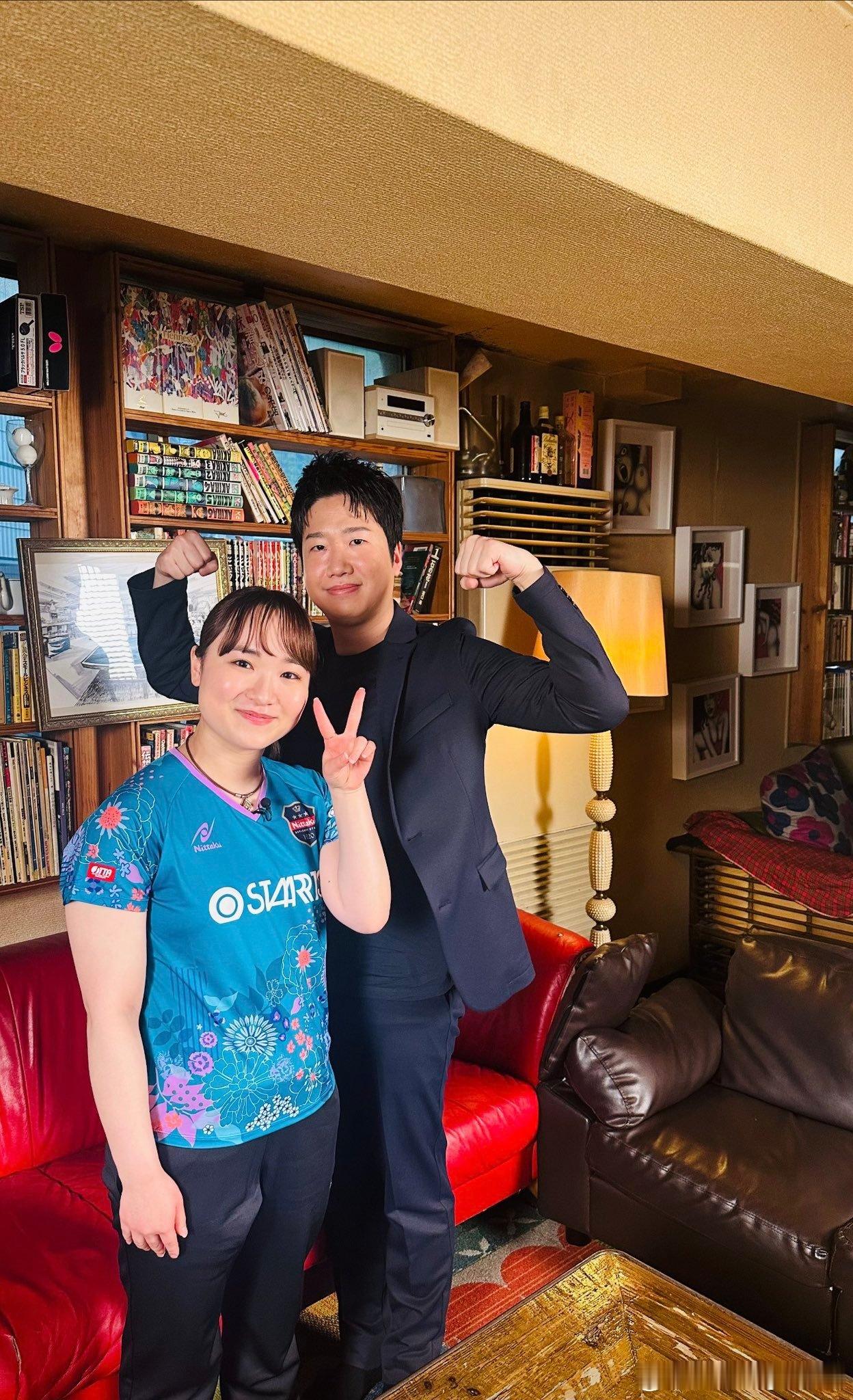 伊藤美诚、水谷隼一起参加东电的录制工作 