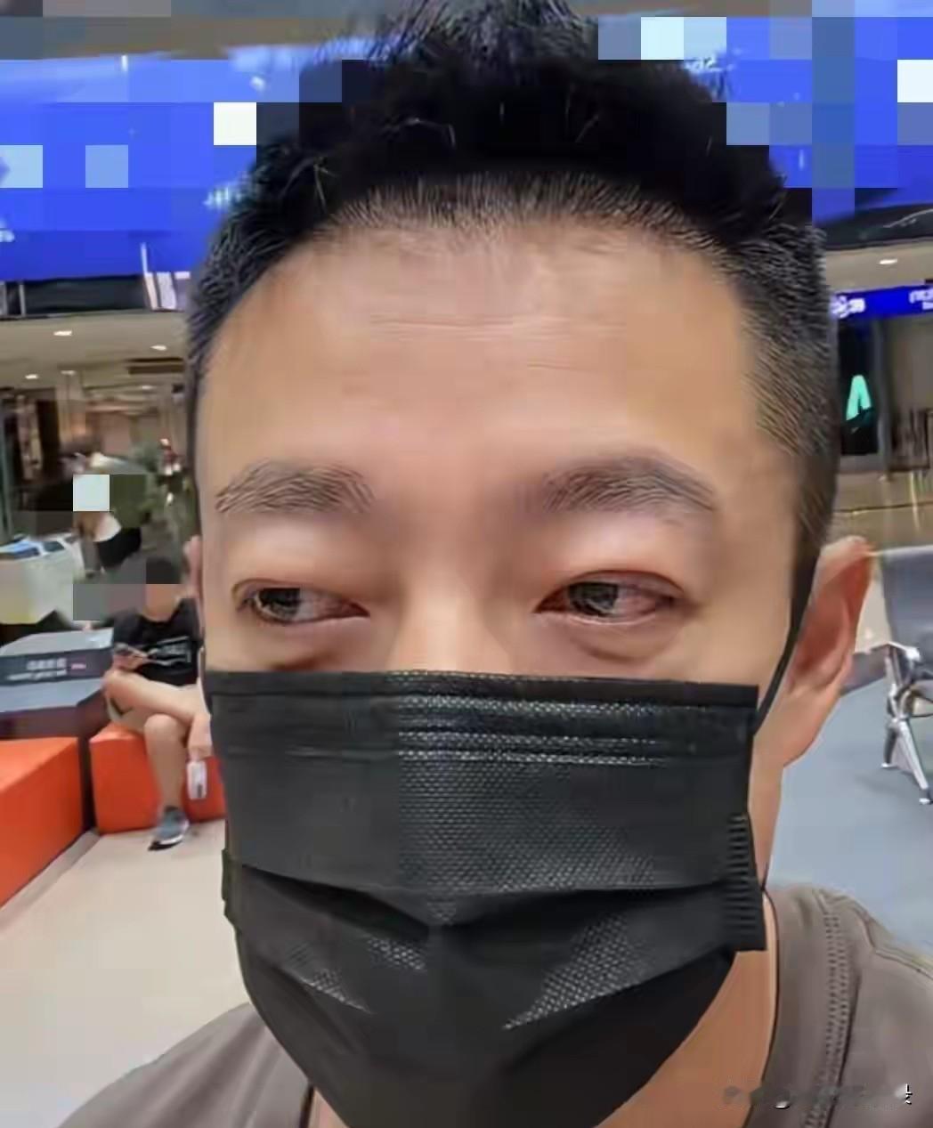 太治愈！小菲机场开心接娃，二十多天思念终圆满❤️
8月10日，小菲分享了一段温馨