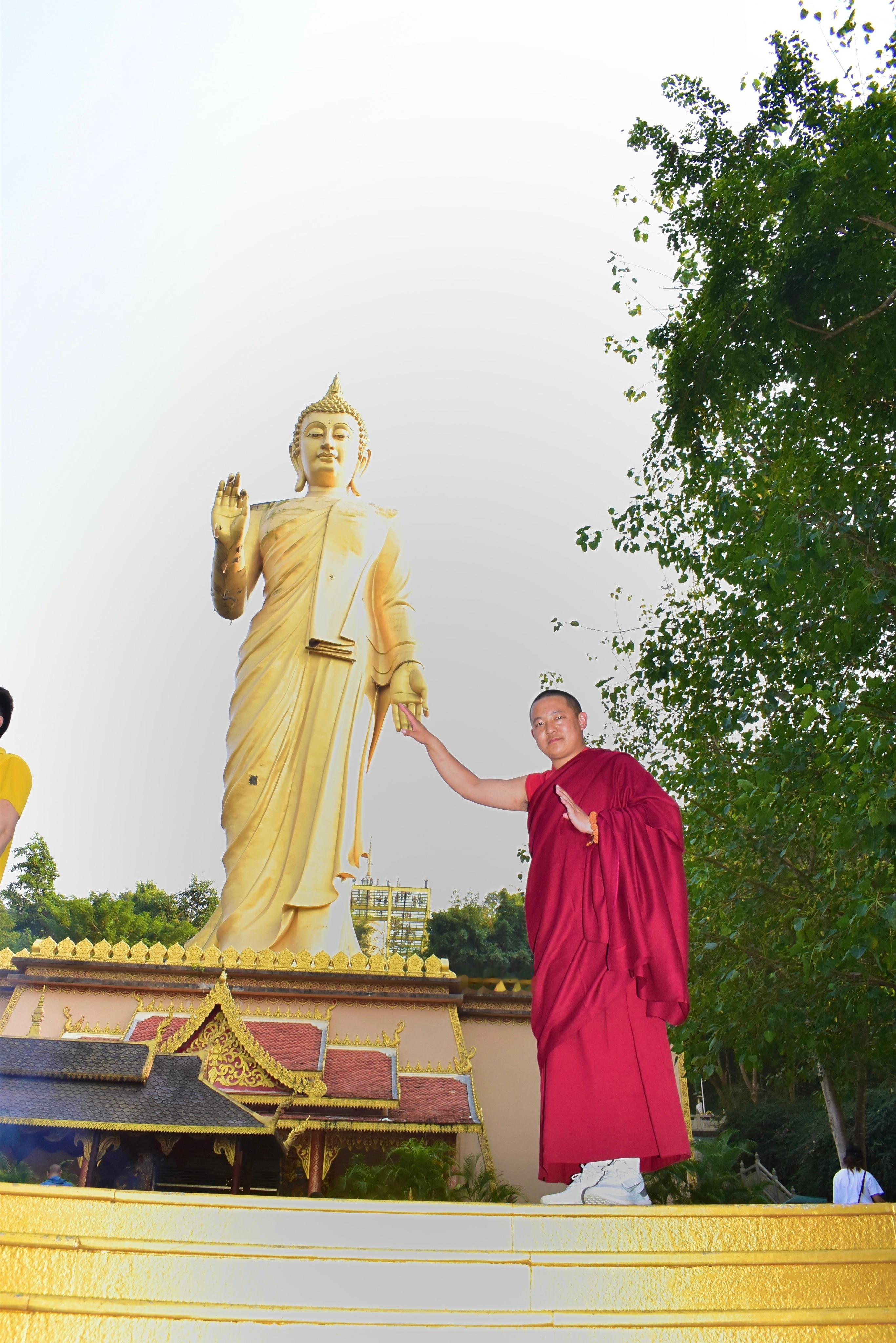 如果你一直想改变别人，你一定活得很痛苦。要记住，想改变别人，不如先改变自己，不宽