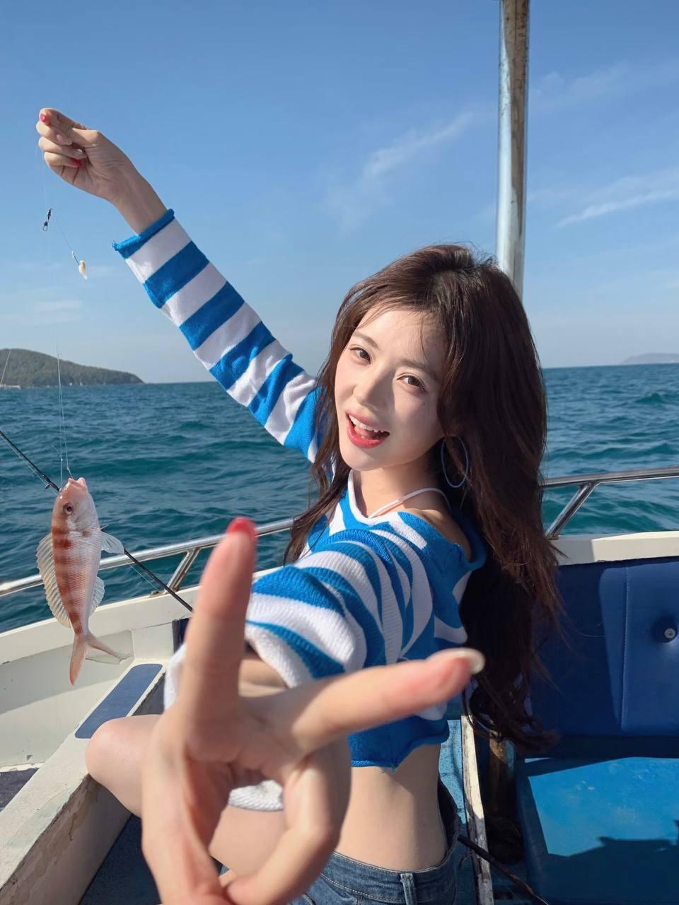 海边钓鱼的快乐时光收获满满！🐟🌊😊海边游玩日常 愉快钓鱼 钓鱼自拍