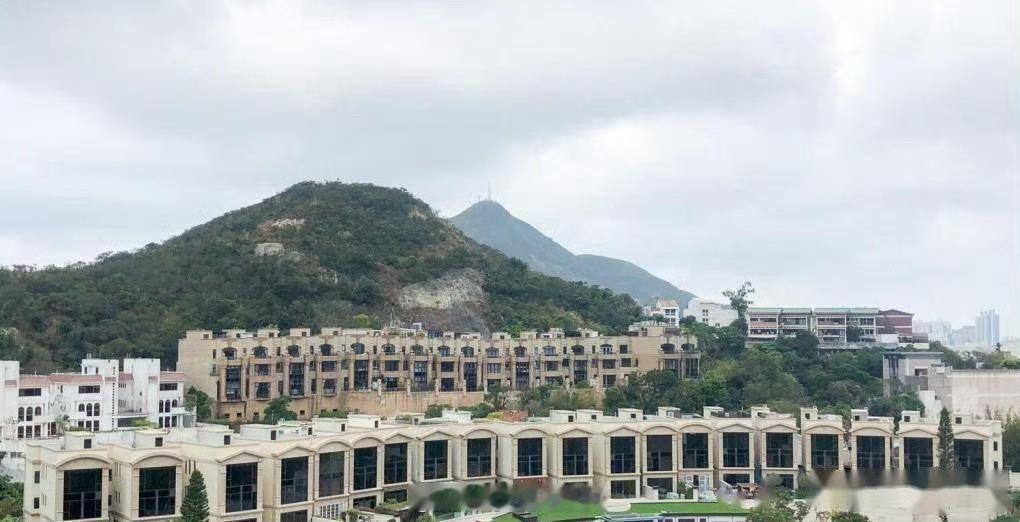 陈奕迅豪掷1.82亿港币购入超级豪宅陈奕迅以个人名义，斥1.825亿港元，购入新