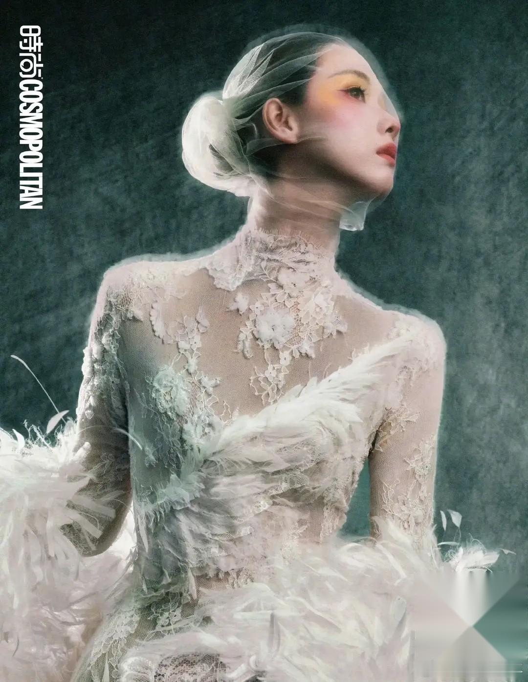 陈都灵，引发热议。 8月7日，33岁的陈都灵，冲上热搜，这一次，不是拍了新剧，而