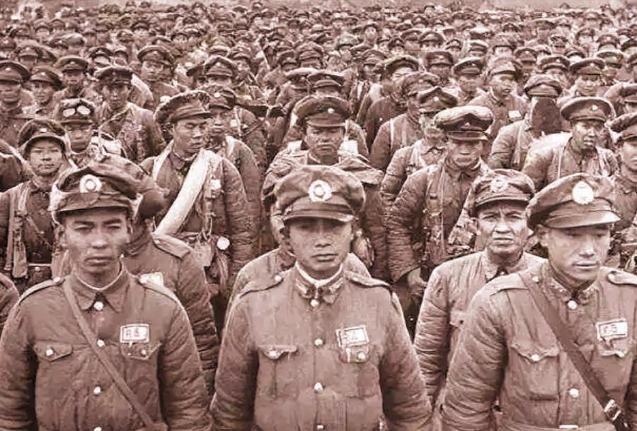 1949年11月，解放军用电台向成都警备司令严啸虎喊话：“严啸虎注意，你在成都治