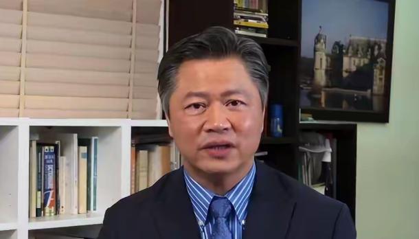 家人们，可别不当回事！台湾资深专家赖岳谦发出重磅警告：美国很可能最早今年、最晚2