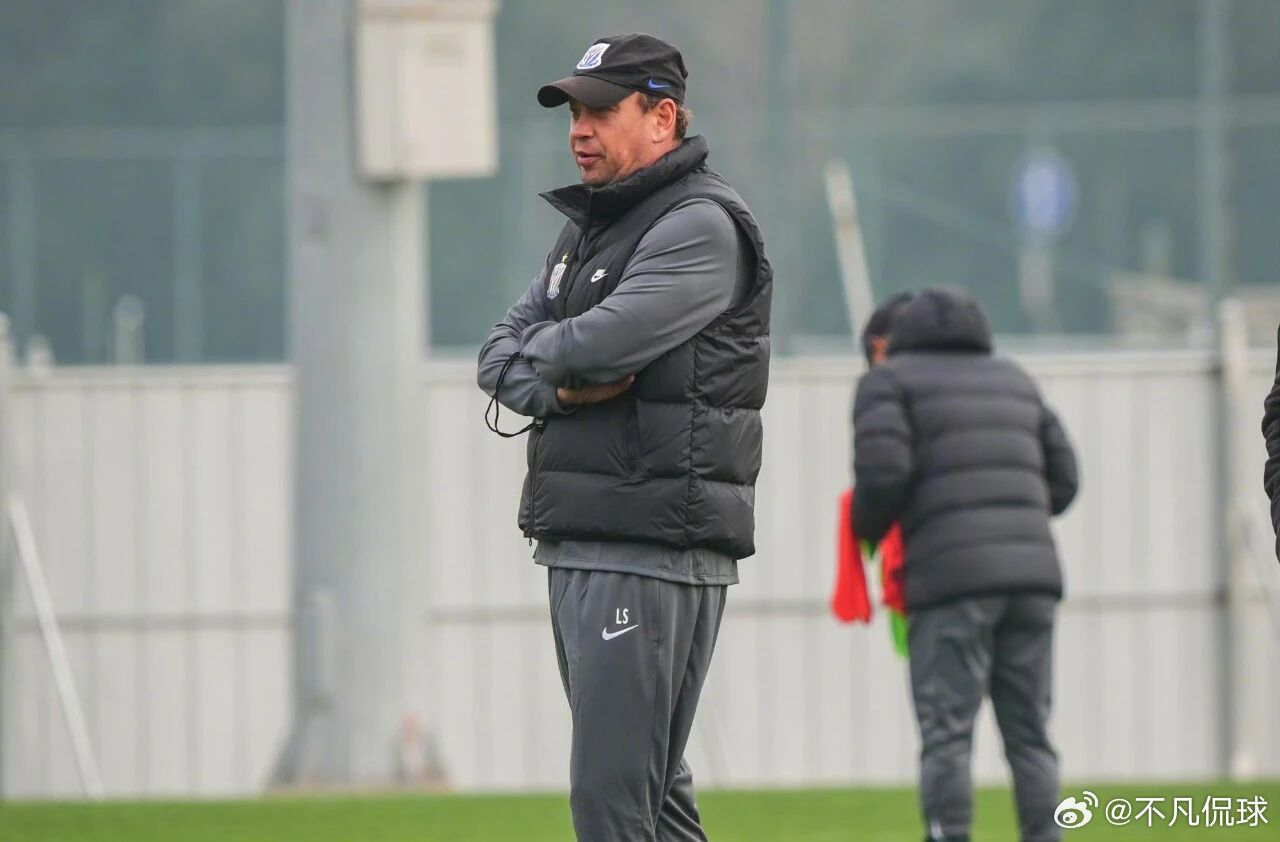 上海申花斯卢茨基:每个赛季的开始总是让人激动，我相信无论是我们教练组、球员还是广