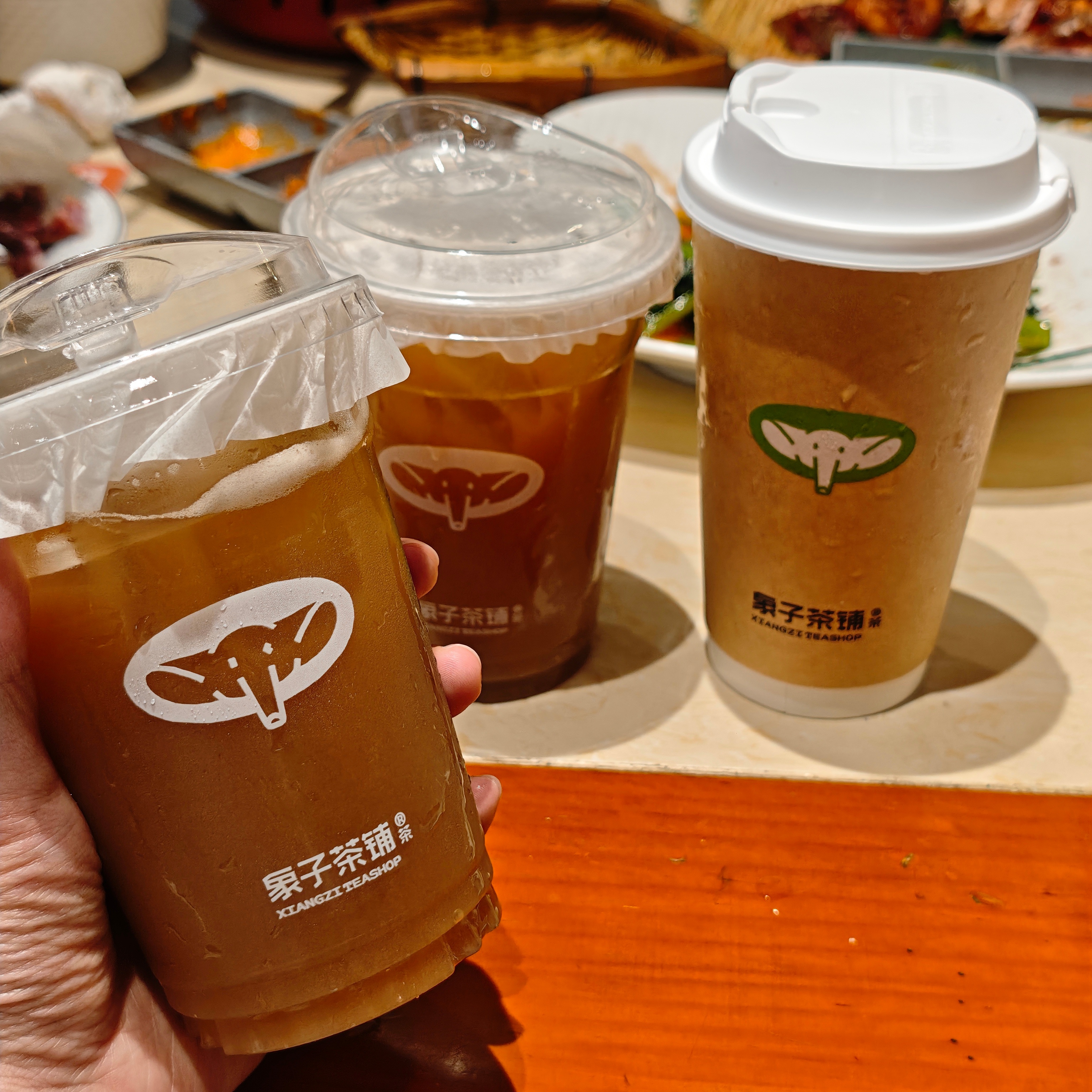 准备开始严肃品鉴云南菜 ​​​