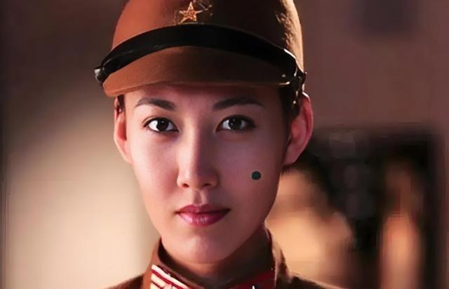 1938年，东条冥郎看到女儿的尸体被完整的运回后，异常兴奋，立即从腰间拔出刀子，