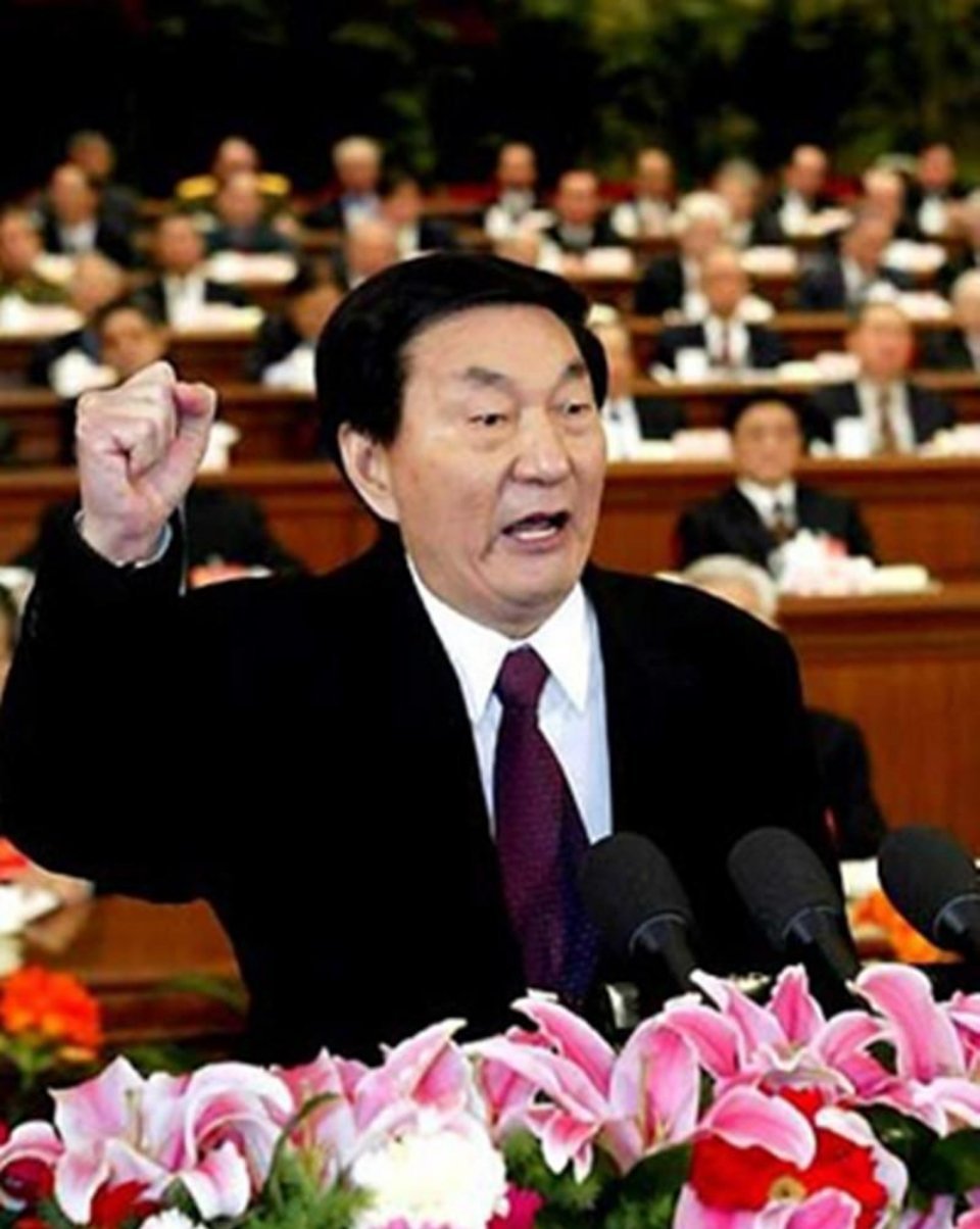 朱镕基在任期间勤政爱民，敢于说真话说实话，真正地把老百姓的事情放在心上，认真地去