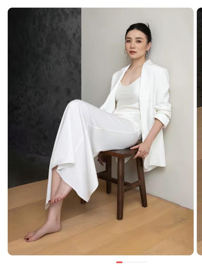 宋佳，从头到脚简直太绝了。