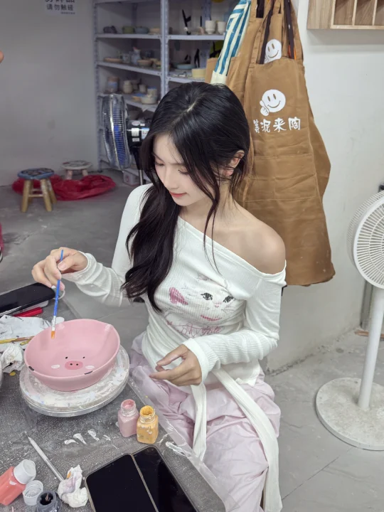 来景德镇捏泥巴啦🐷