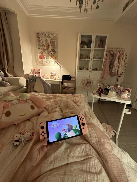 夏日 房间 22度 盖被子 安全感 一个人的家