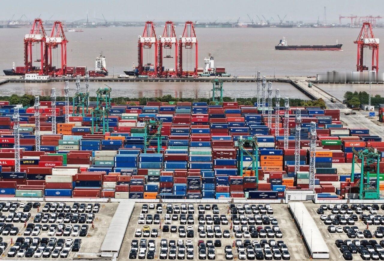 世界银行周四将2026年全球经济增长预期下调至2.5%，称中东战争冲击能源供应、
