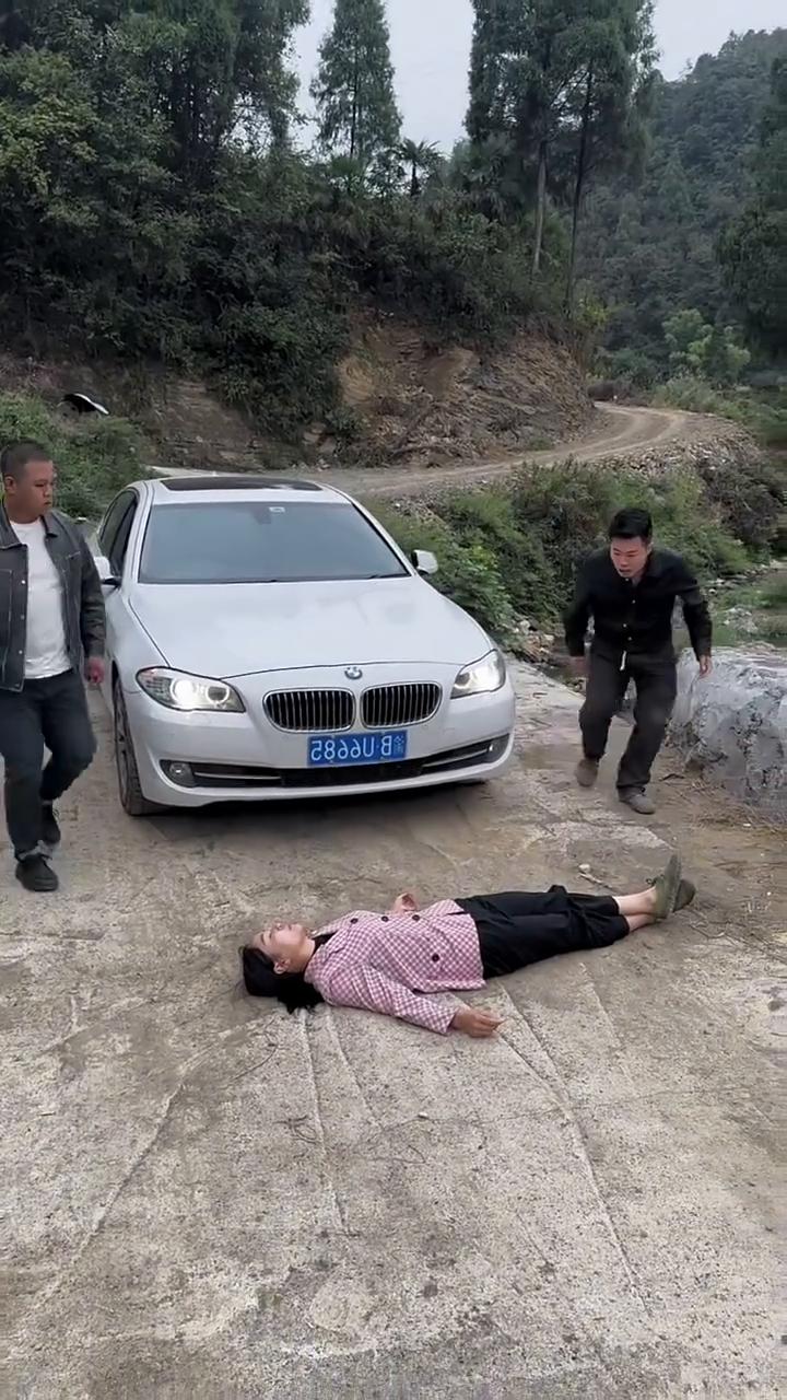 炸一会，大哥蒙了吧。再见我的爱，再见我的过去。