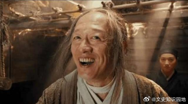 天启元年某日，皇宫里宦官魏朝与魏忠贤激烈争吵，很快扭打起来。魏朝愤怒骂道：“我拿