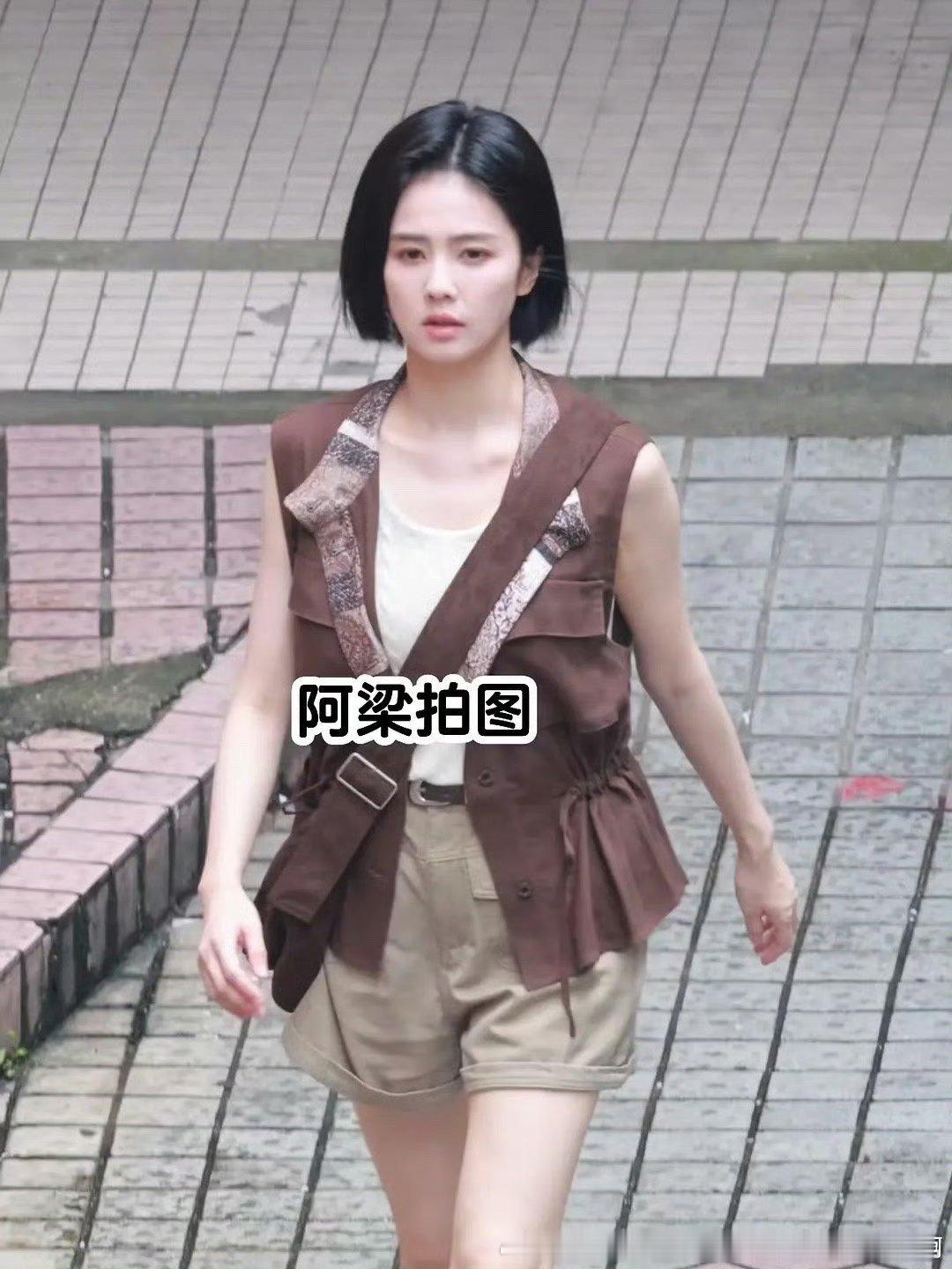 方脸大颧骨凹陷眼底子在这里 