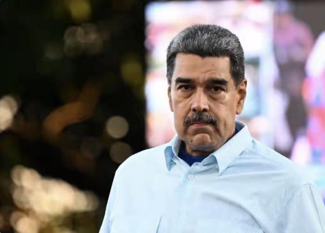 可怜啊。听说刚刚签下了今年的第一单合同：50亿美元的石油合同。
    当被人家