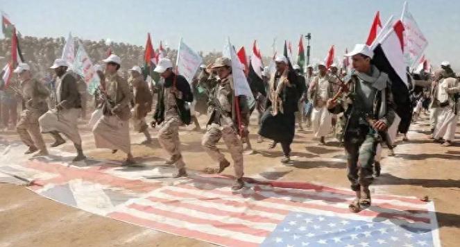 胡塞只喊不打藏大猫腻！美国专家直接扒底一语道破真相，伊朗压根没打算硬刚，留的后手