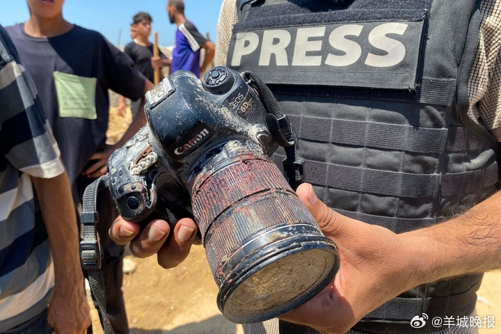 【“这是一起有针对性的蓄意袭击” #俄记者讲述遭以空袭生还经历#】据今日俄罗斯电