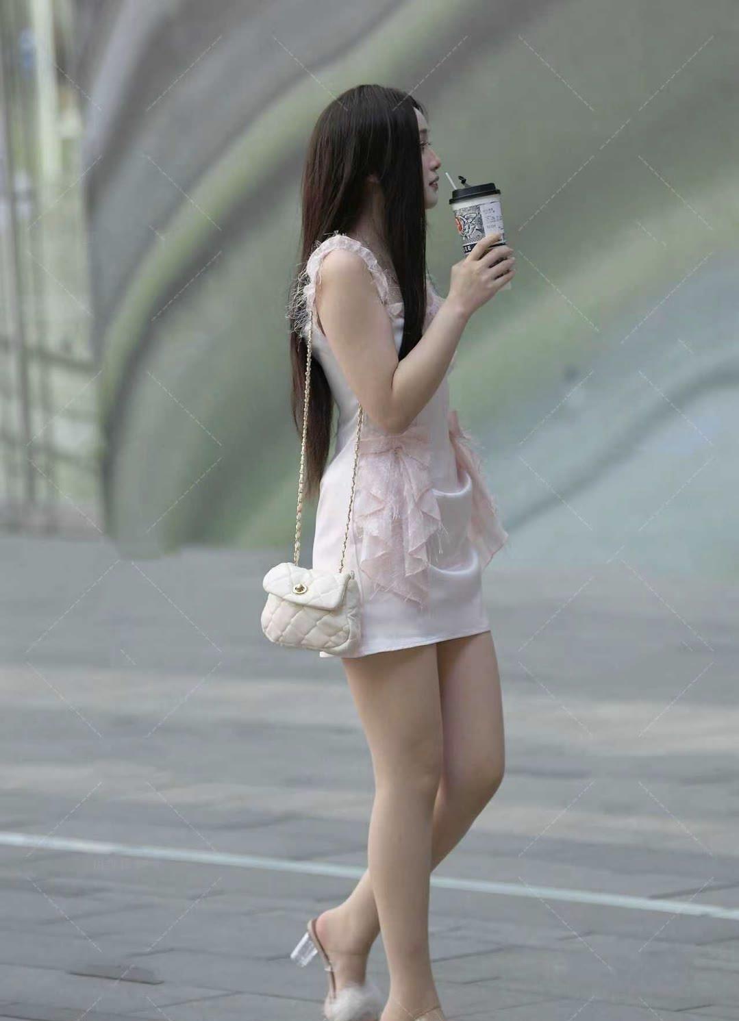 阳光总在风雨之后闪耀，坚持不懈的你终将拥抱美好未来。