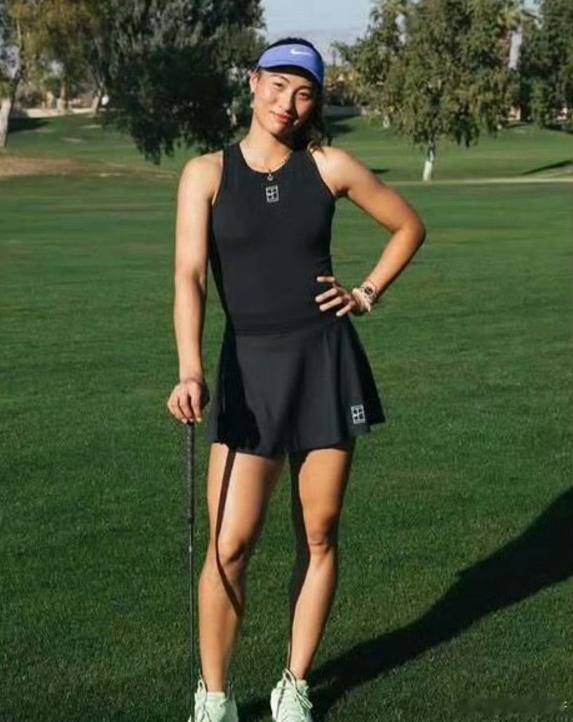 🇨🇳郑钦文这一身OOTD你觉得怎么样？网球talking大会红土撒野季