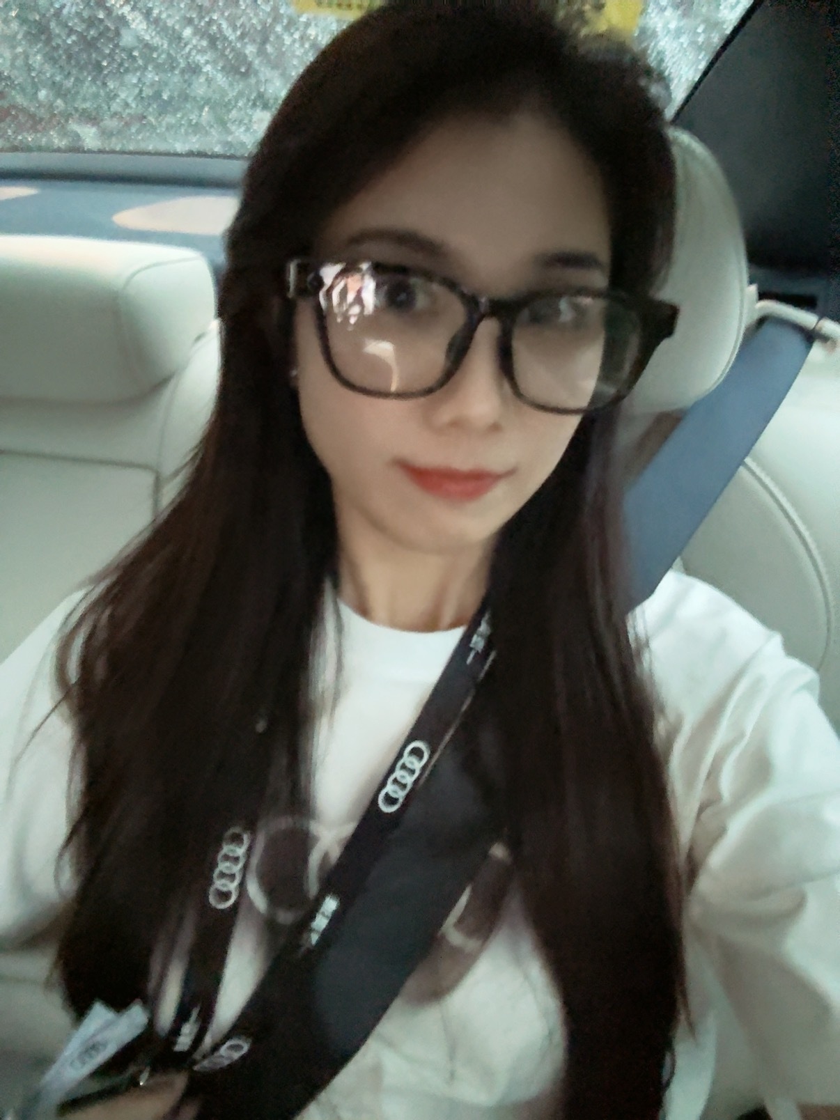 今日Look👔这件四个圈的短袖好好看！卷妹的唠嗑卷妹的日常 ​​​