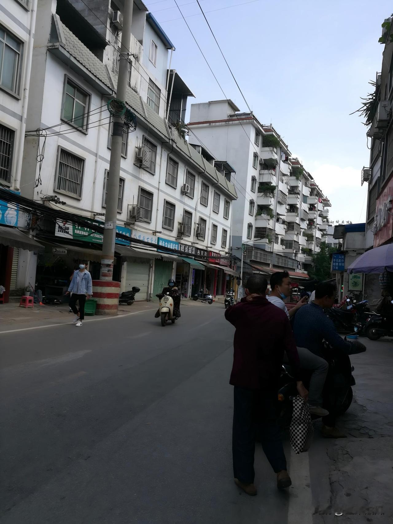 又到交新农合时候，交了多一个保障。对于农民来说，大多数没有企事业单位那种每个月交