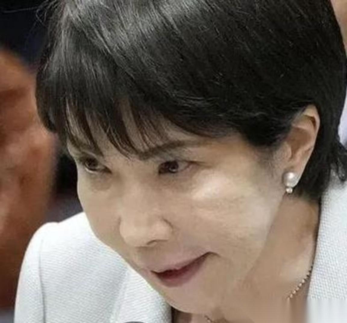 日本不怕中国有导弹，也不怕中国的核武器，甚至不怕中国的稀土制裁。所谓的“淡定”，