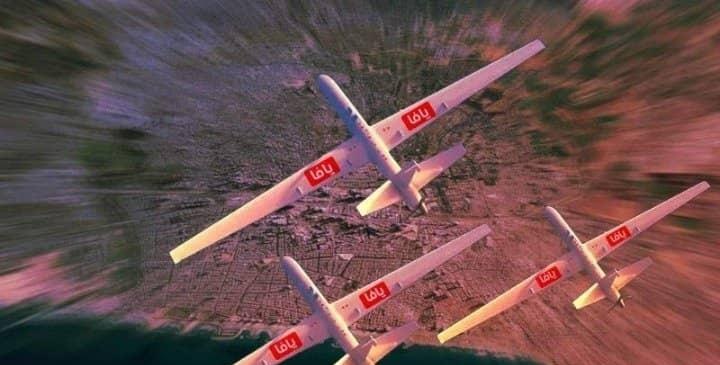 胡塞武装：
“当以色列飞机轰炸阿拉伯国家时，却没有人敢说话。
我们的无人机现已飞