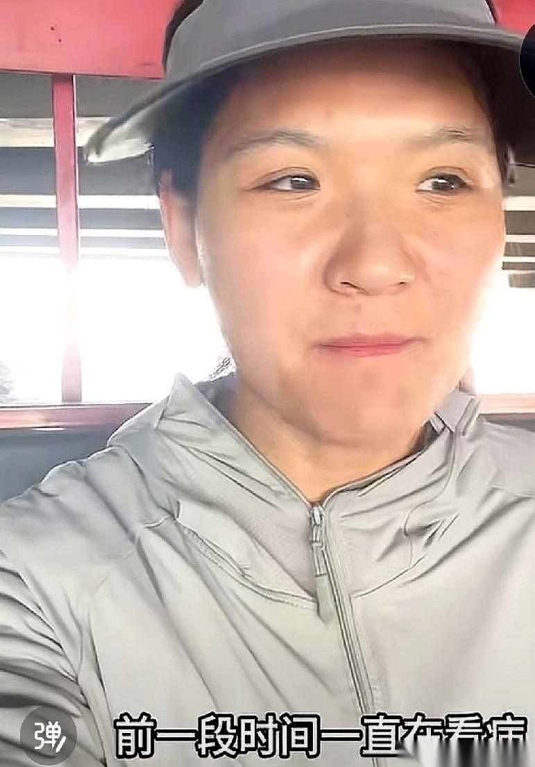 刷到她最新视频那一秒，我心里真的“咯噔”了一下。
消失了这么久，我还以为这姑娘终