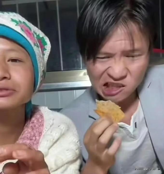 离婚买奔驰豪车‼️云南小英“苦难剧本”再度穿帮，网友：只有她家牛没演
云南“小英