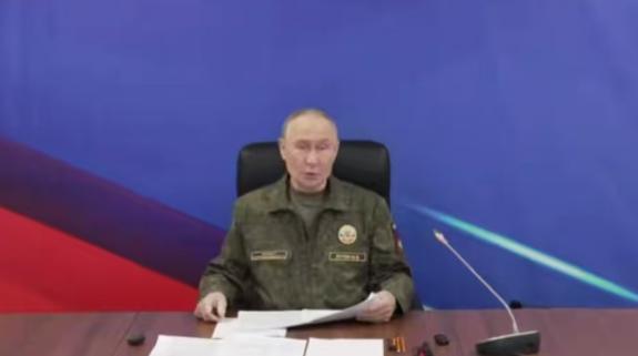 俄罗斯真的很搞笑，威胁乌克兰说如果乌方不愿和平解决问题，俄将以军事手段解决。
 