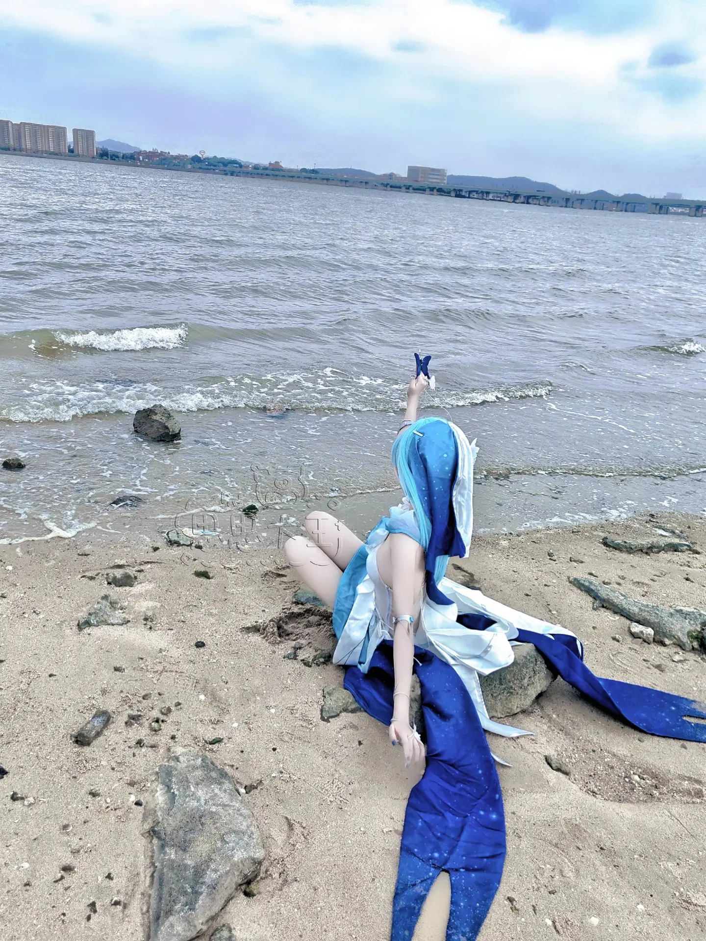 无论多远，我都在这片海岸守望着漂泊的你