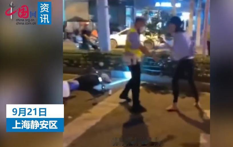 “活着已经够难了，还要罚我款”上海，女子加班后骑电动车回家时，没带头盔被交警拦住